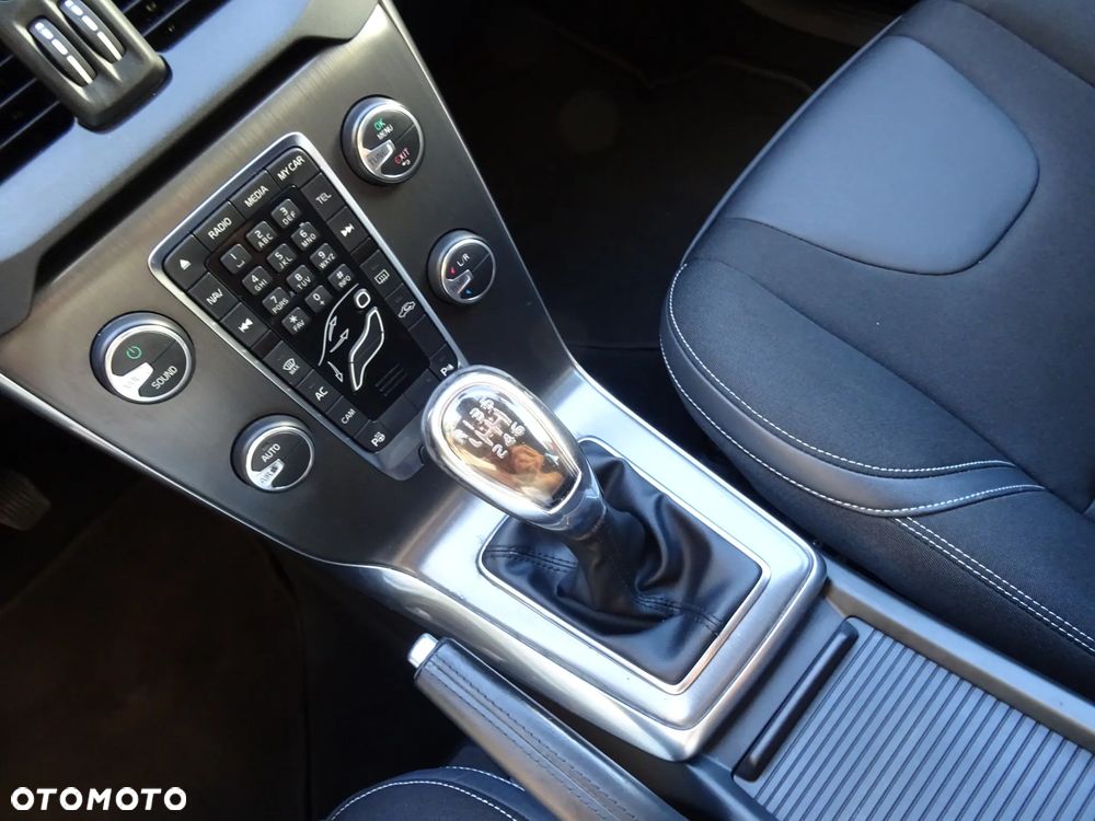 Volvo V40 D2 Momentum - 14