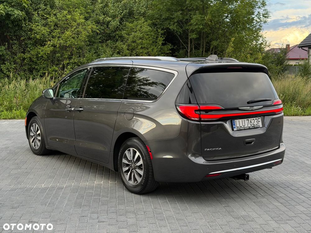 Chrysler Pacifica - 11