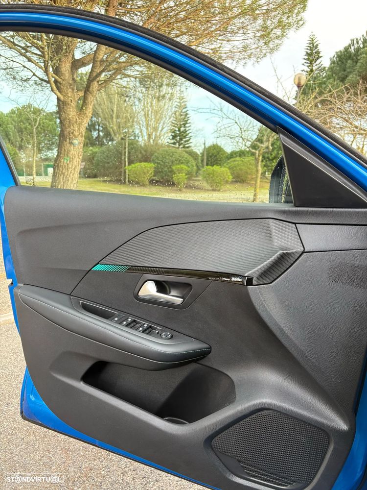 Peugeot e-208 Allure - 12