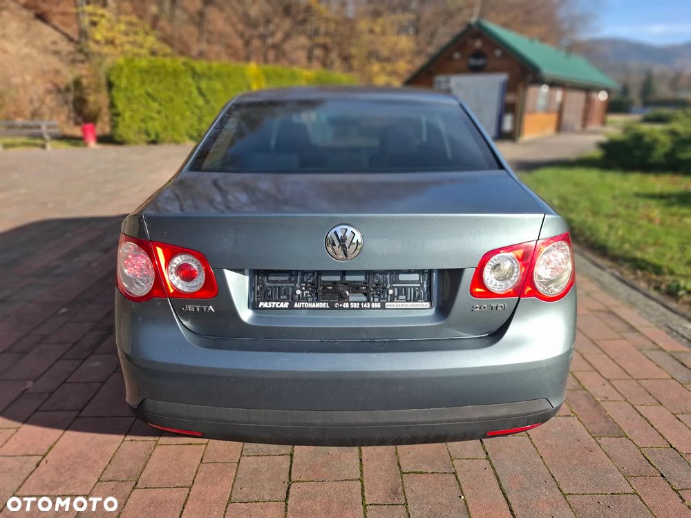 Volkswagen Jetta 2.0 TDI DPF Highline - 4
