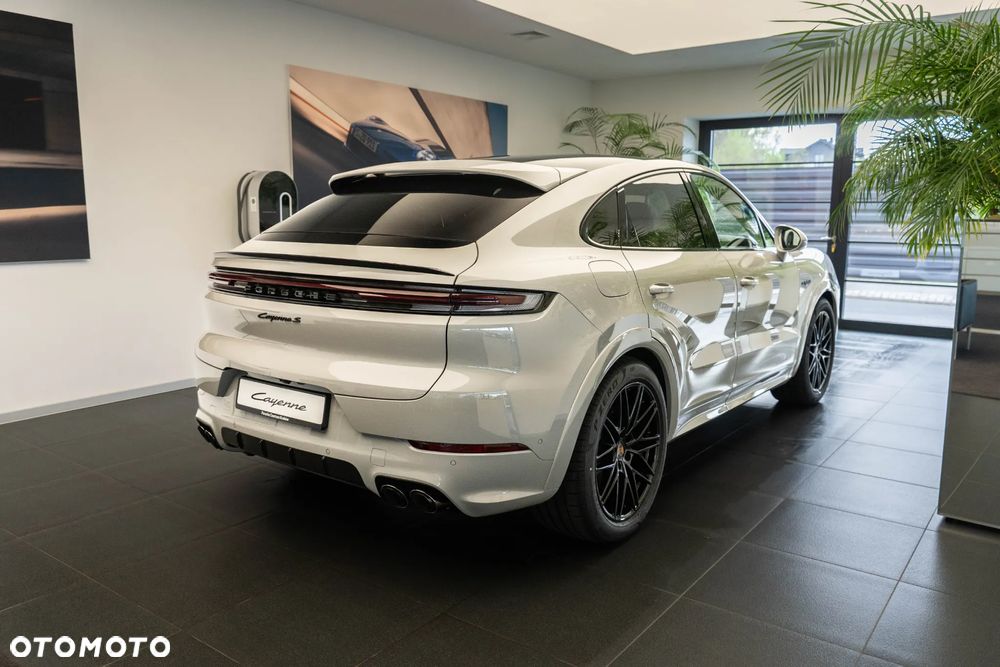 Porsche Cayenne S E-Hybrid PHEV Black Edition - 4