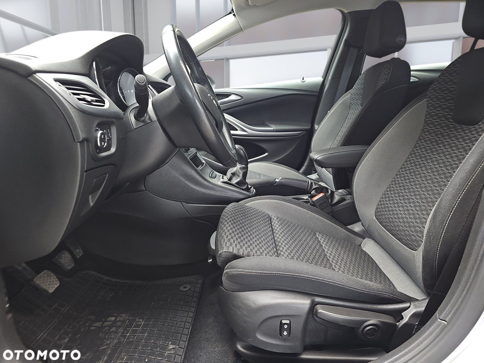 Opel Astra V 1.5 CDTI Edition S&S - 19