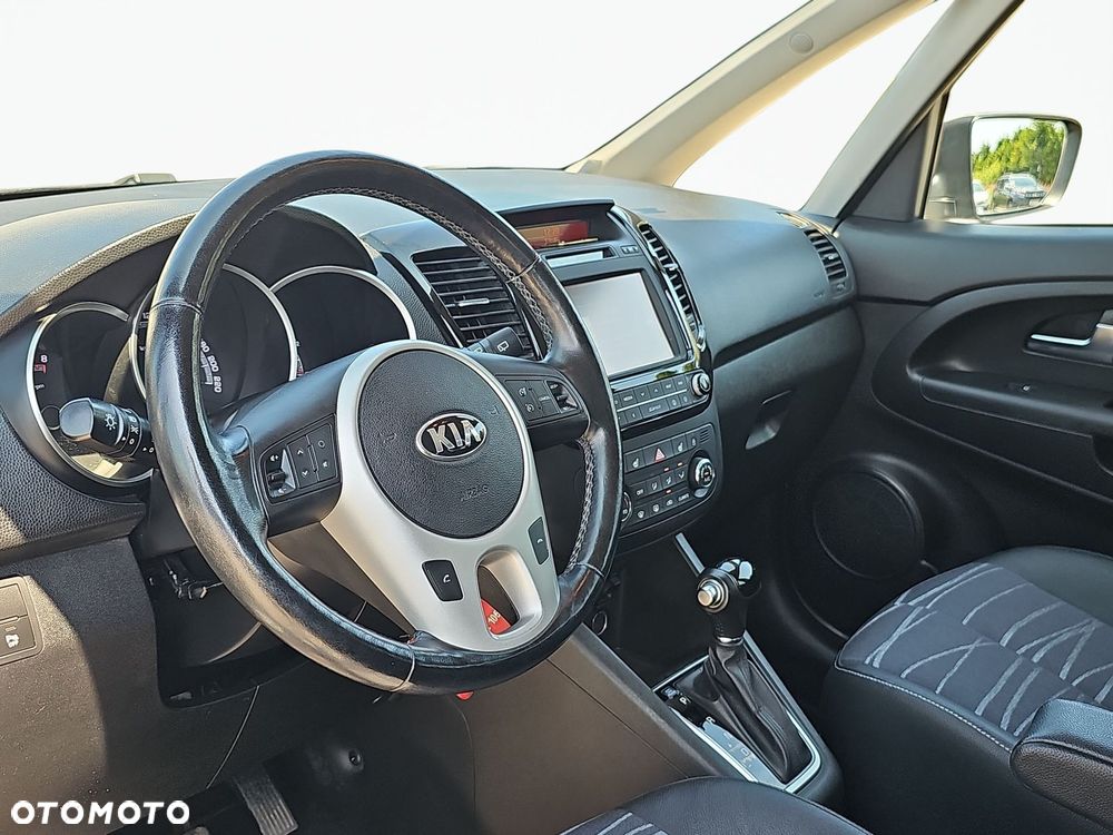 Kia Venga 1.6 L - 11