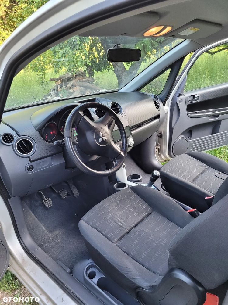Mitsubishi Colt - 6