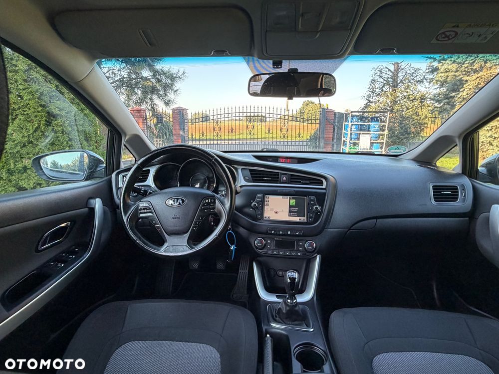 Kia Ceed 1.6 CRDi 136 ISG Dream Team Edition - 33