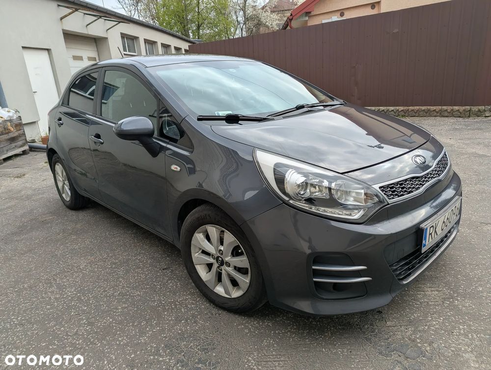 Kia Rio 1.4 CRDI Fifa World Cup Edition - 1