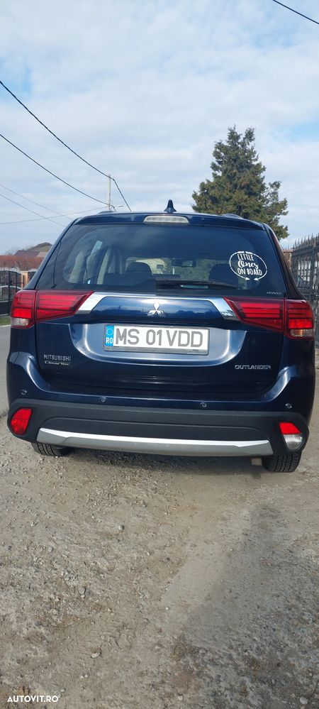 Mitsubishi Outlander 2.2 Litre DI-D AWD Instyle - 4