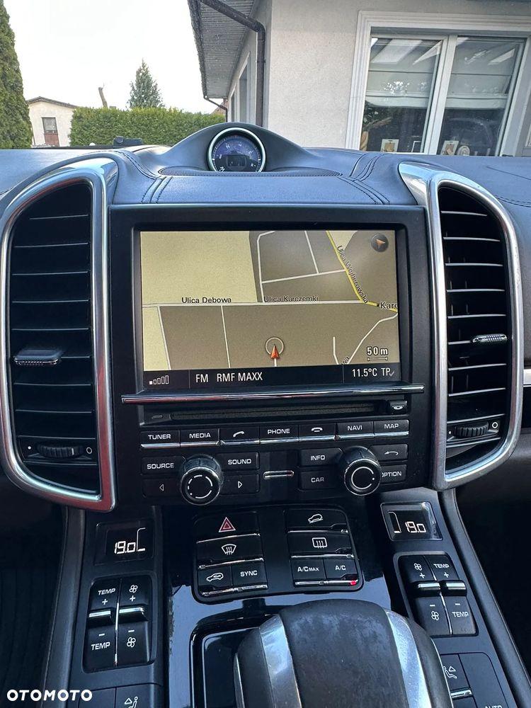 Porsche Cayenne Diesel Platinum Edition - 24