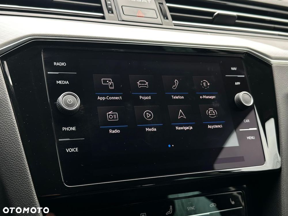 Volkswagen Passat - 18