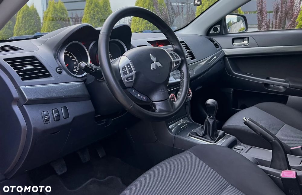 Mitsubishi Lancer 1.8 Intense - 11