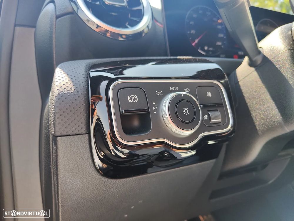 Mercedes-Benz A 180 d - 18