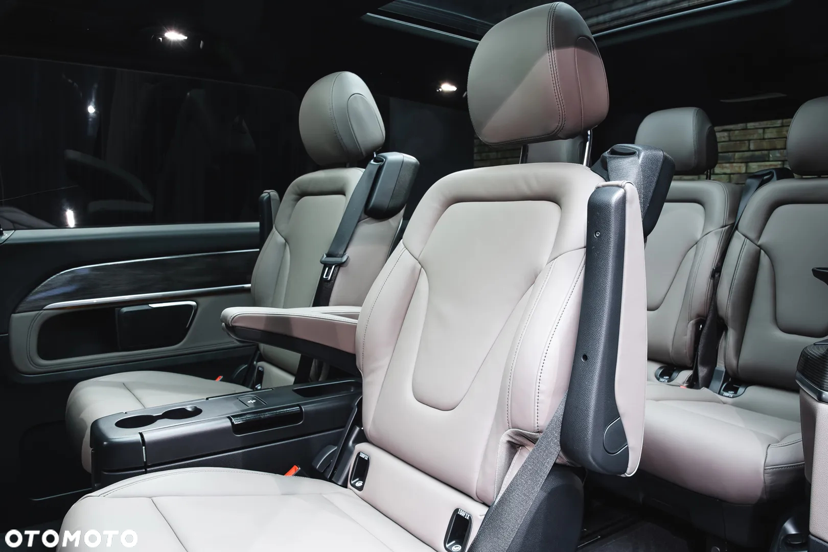 Mercedes-Benz Klasa V 300 d 4-Matic Avantgarde 9G-Tronic (d³ugi) - 23