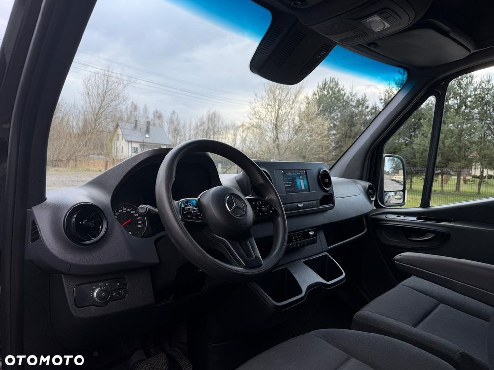 Mercedes-Benz Sprinter - 10