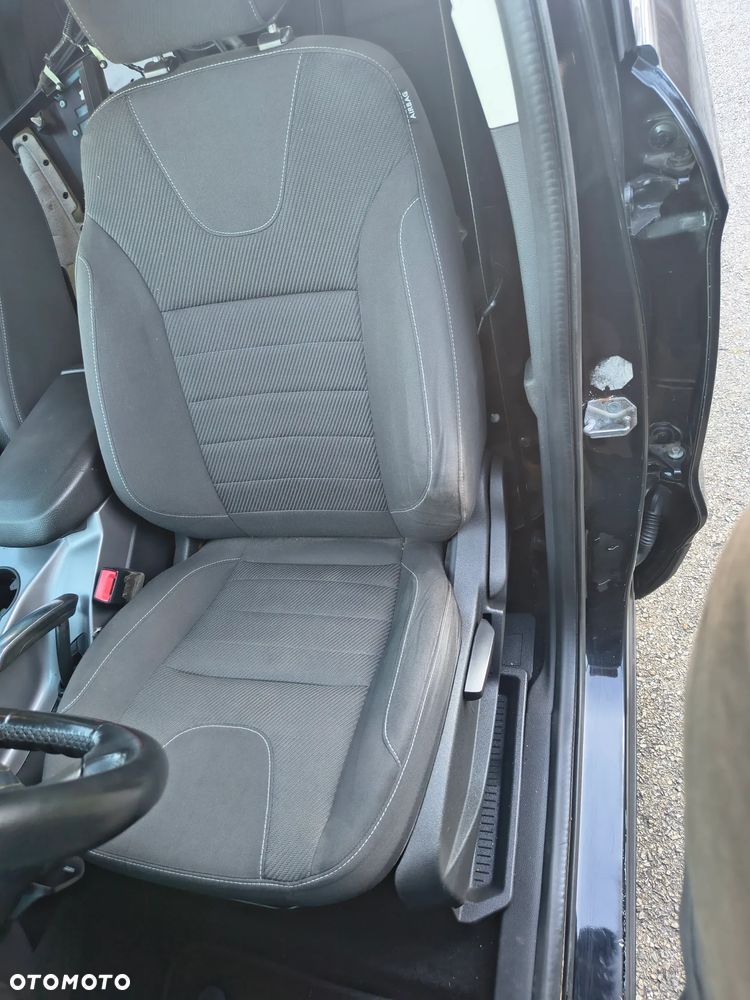 Ford Kuga - 17