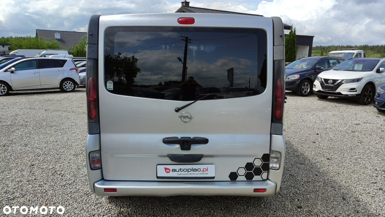 Opel Vivaro - 11