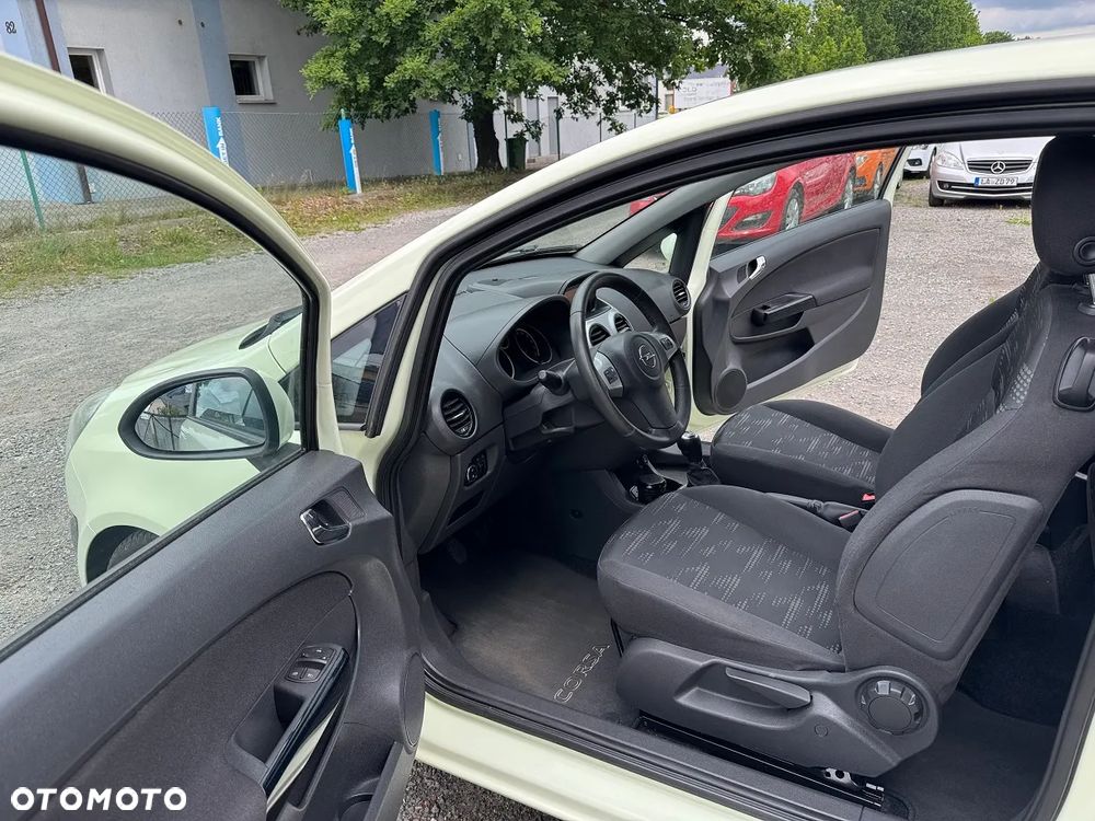 Opel Corsa - 18