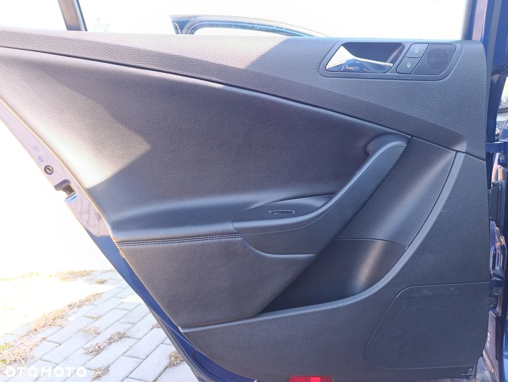 Volkswagen Passat 2.0 TDI Comfortline - 11