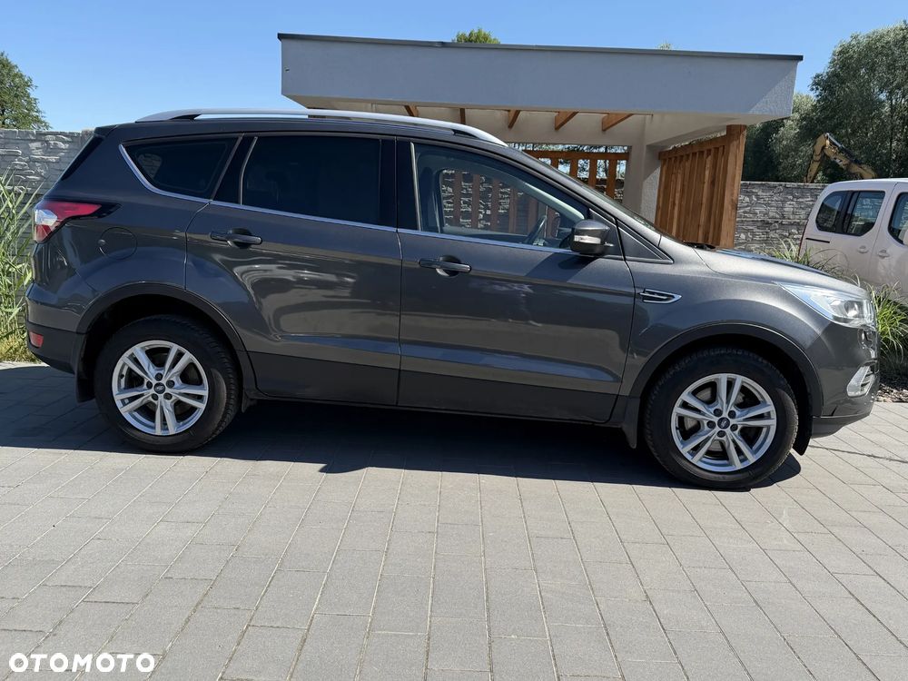 Ford Kuga 2.0 TDCi 2x4 Titanium - 3