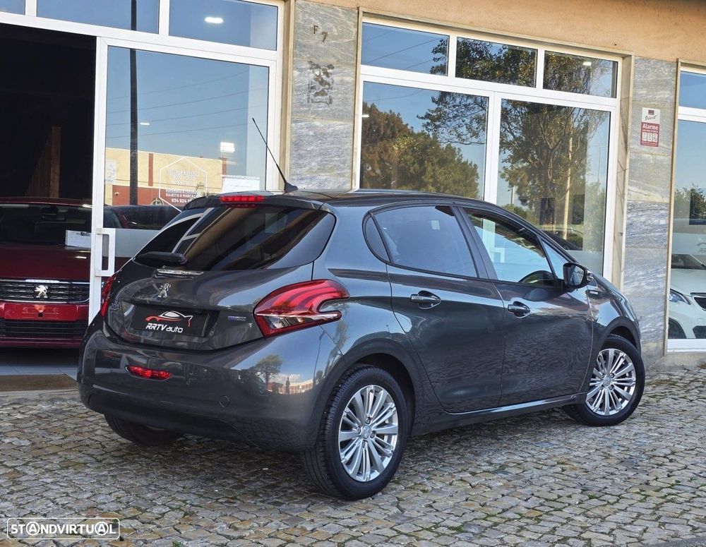 Peugeot 208 1.2 PureTech Style - 12