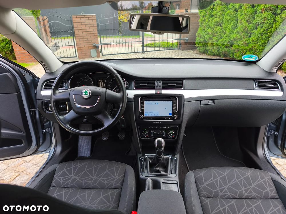 Skoda Superb 1.8 TSI FAMILY - 27
