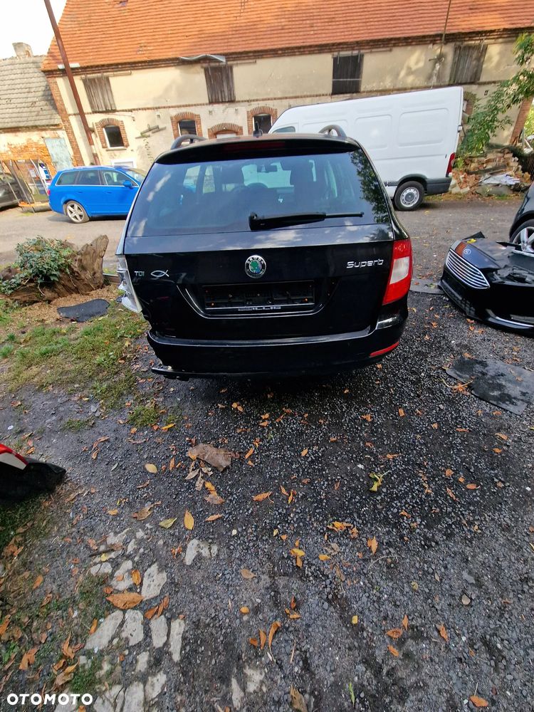 Klapa  tył  skoda  superb  II  kombi  w  kolorze  LF9R - 2