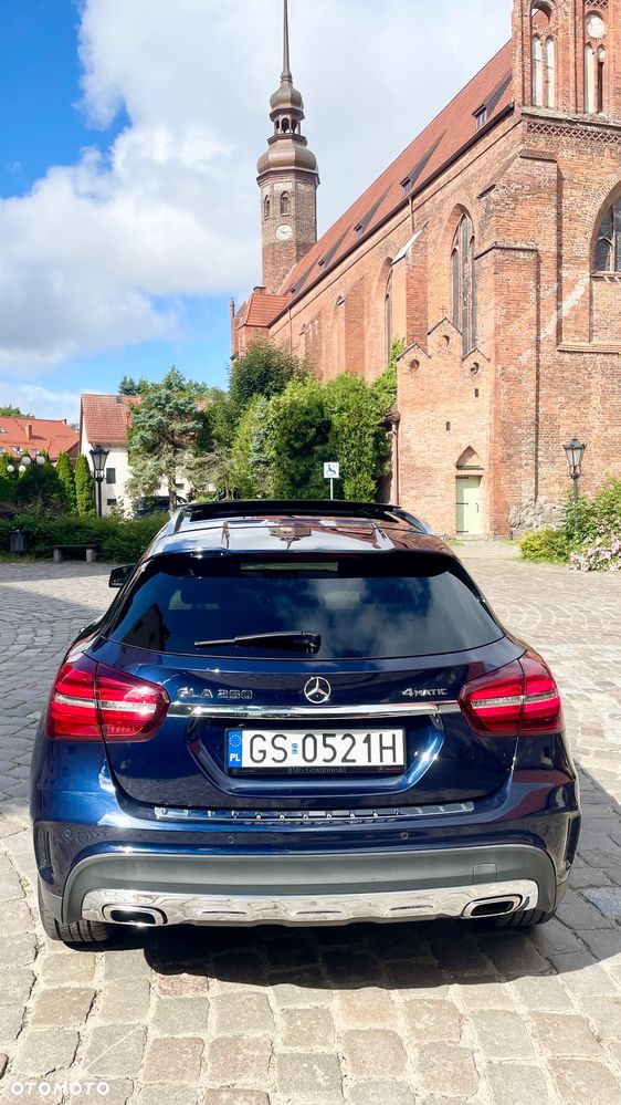 Mercedes-Benz GLA 250 4-Matic AMG Line - 9