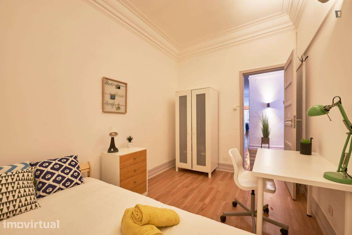 Quarto - localizado em Marquês de Pombal Lisbon - Grande imagem: 5/51