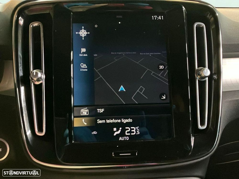 Volvo XC 40 1.5 T3 Momentum Plus - 14