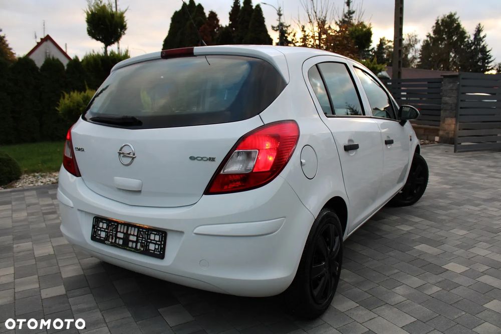 Opel Corsa 1.2 16V Essentia - 5