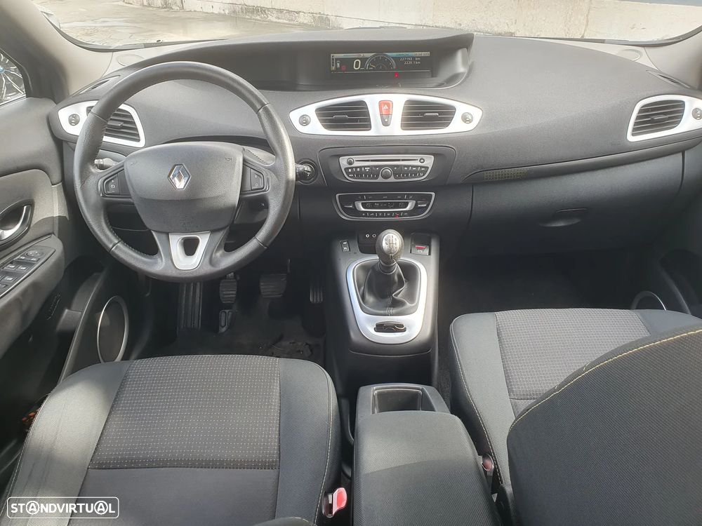 Renault Grand Scénic 1.5 dCi Dynamique S 7L - 26
