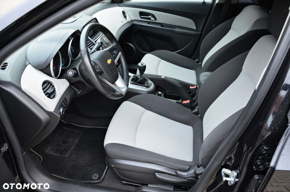 Chevrolet Cruze 1.6 LS - 28
