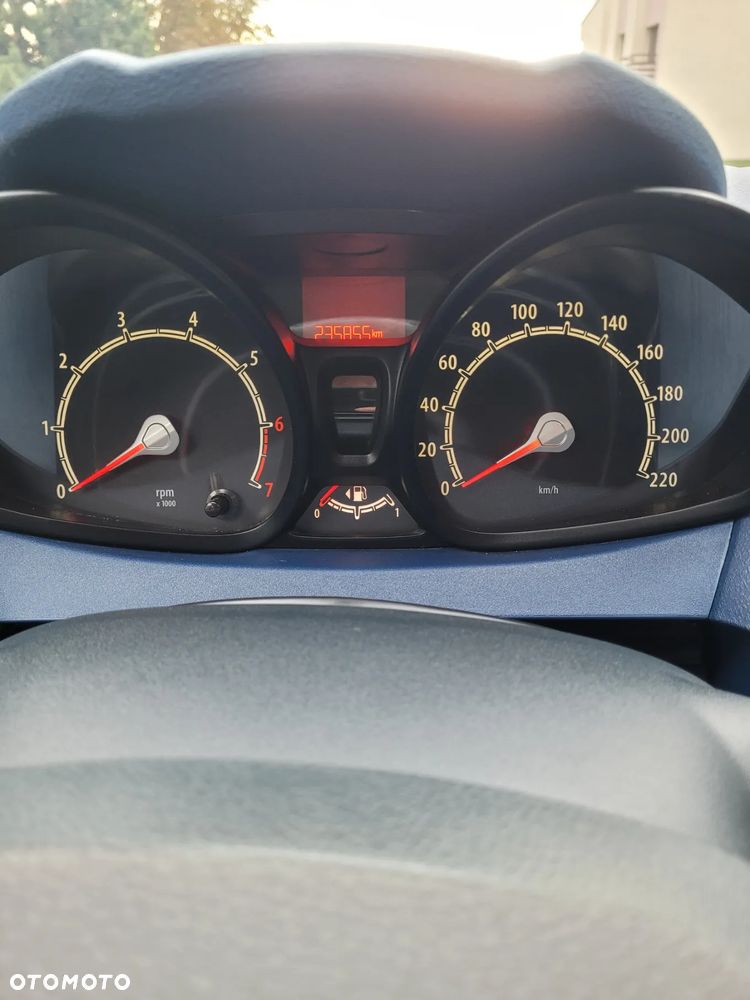 Ford Fiesta 1.25 Ambiente - 6