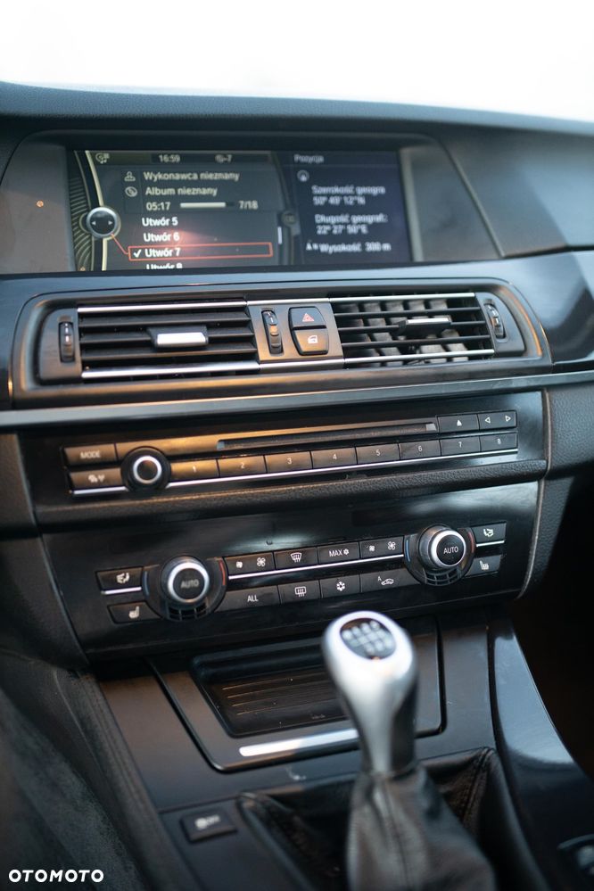 BMW Seria 5 520d - 13