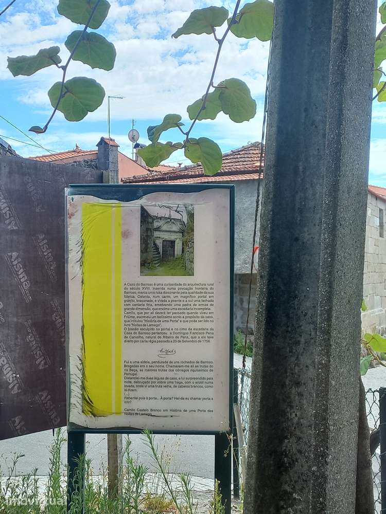 Moradia histórica com brasão e 800m2 de encanto rural - Grande imagem: 3/16