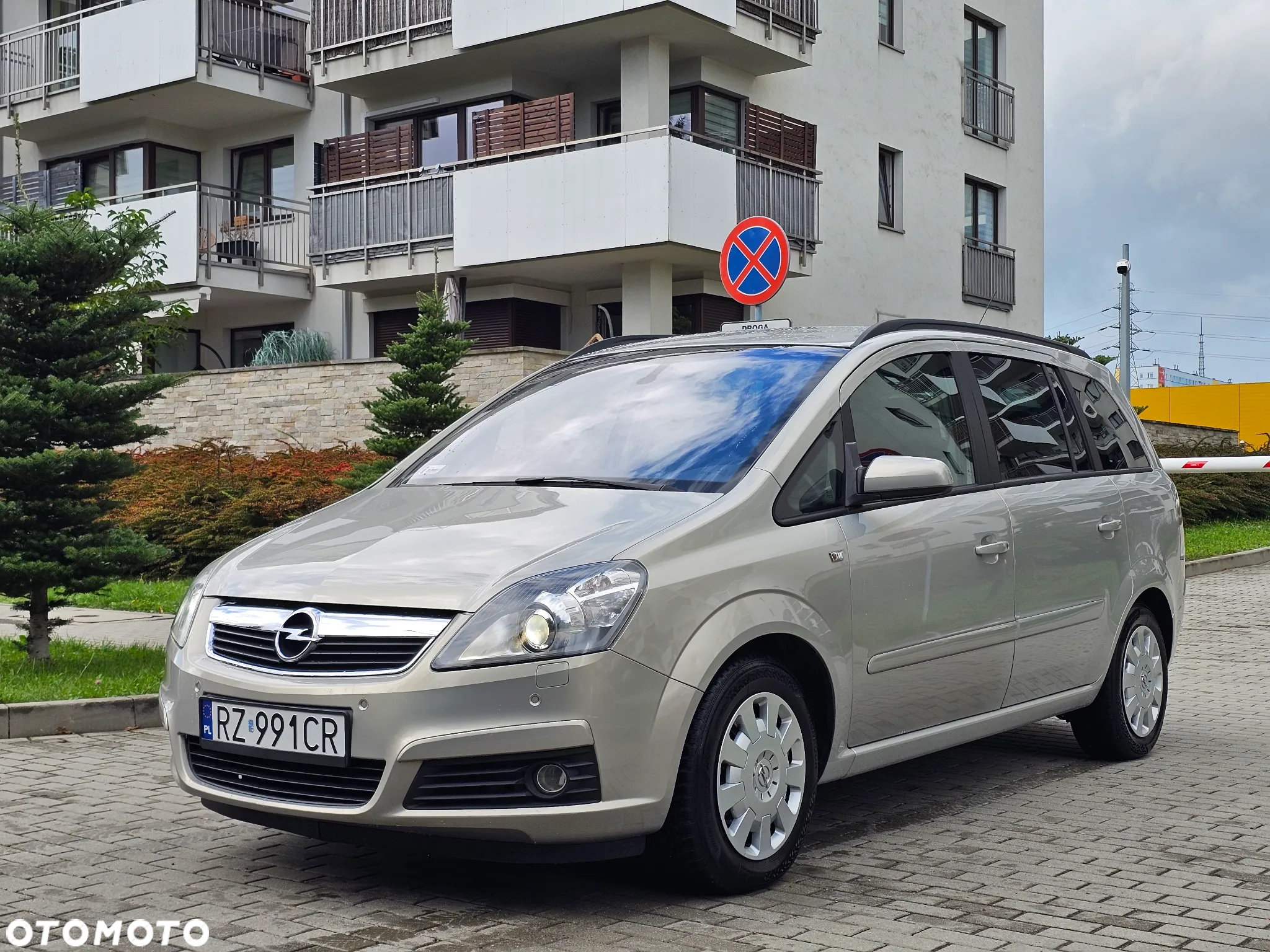 Opel Zafira 1.8 Cosmo Easytronic - 2