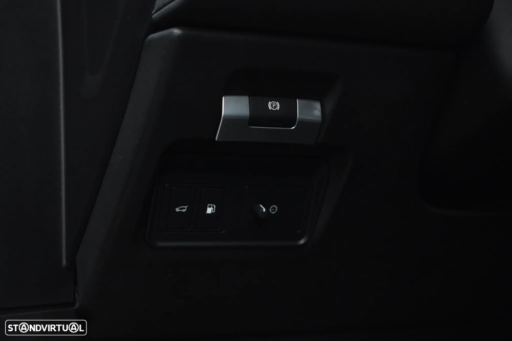 Land Rover Range Rover Evoque 1.5 P300e AWD R-Dynamic SE Auto - 28