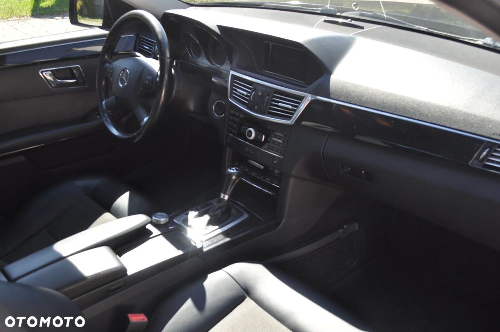 Mercedes-Benz Klasa E 250 CDI 4-Matic BlueEff Avantgarde - 9