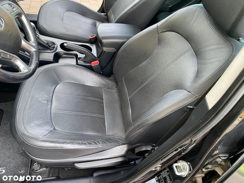 Hyundai ix35 2.0 CRDi 4WD Premium - 17