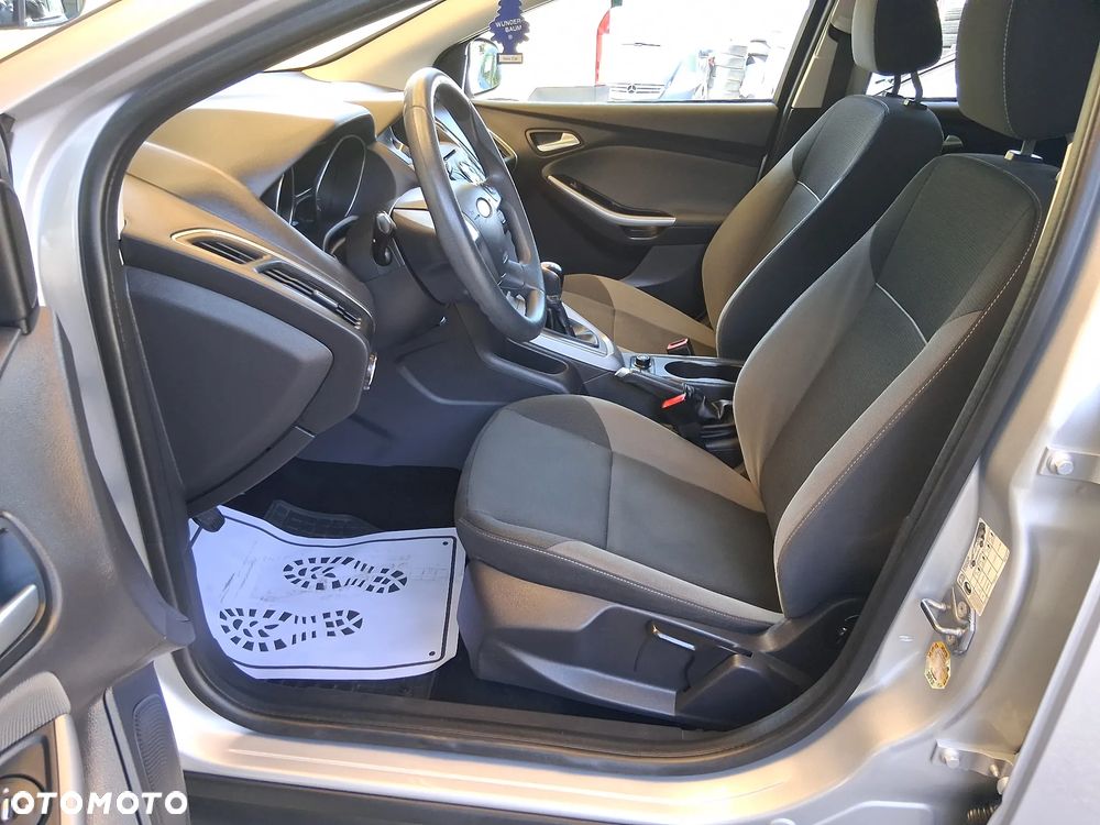 Ford Focus - 8