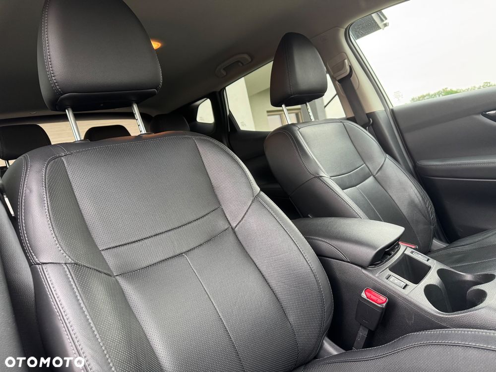 Nissan Qashqai 1.6 DCi TEKNA+ - 23