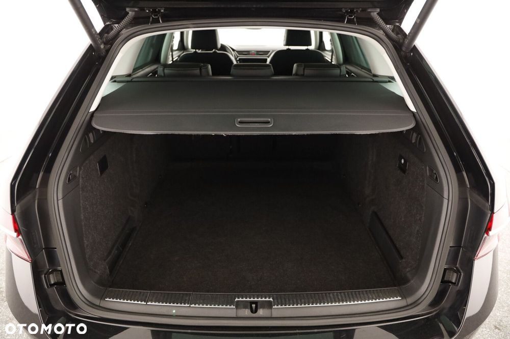 Skoda Superb 2.0 TDI SCR 4x4 L&K DSG - 9