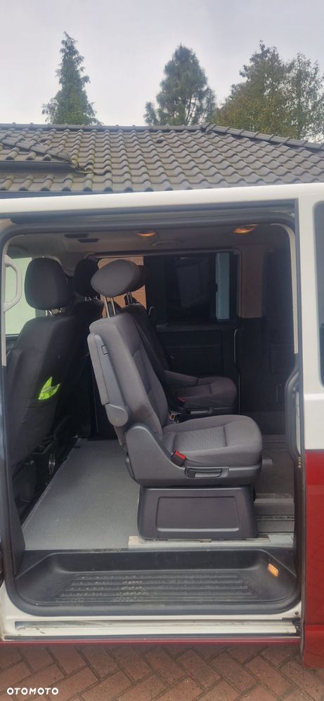 Volkswagen Caravelle - 14