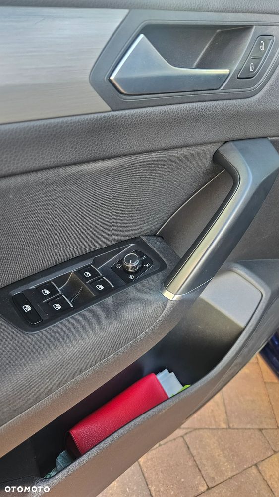 Volkswagen Touran 2.0 TDI BMT Comfortline - 11