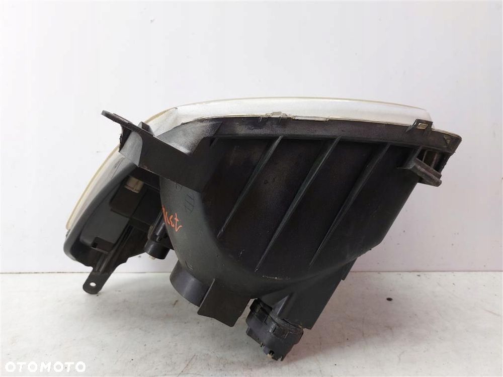 Reflektor lampa przód prawa Toyota RAV4 II 2000-2005 PRZED LIFT - 6