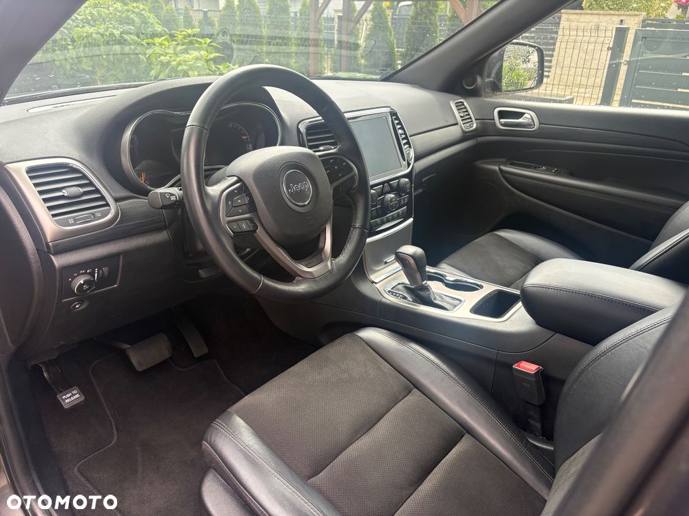 Jeep Grand Cherokee - 20