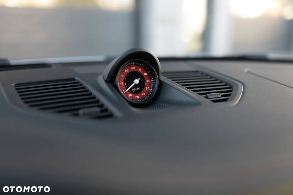 Porsche 911 Carrera GTS - 21