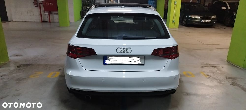 Audi A3 Sportback 1.6 TDI Ambiente - 4