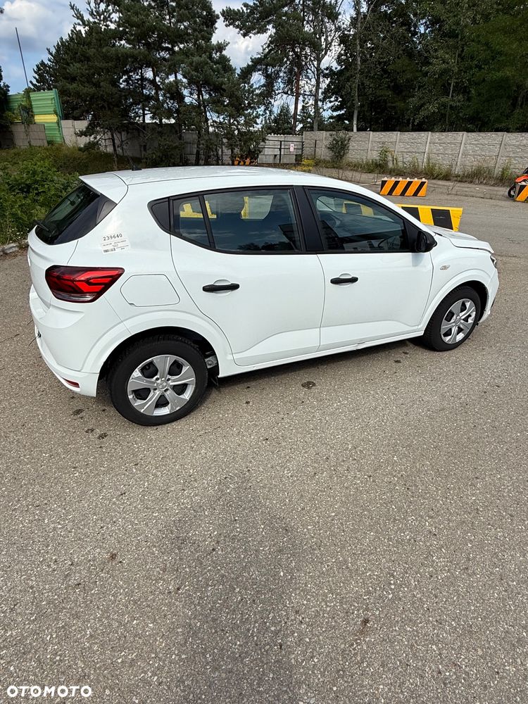 Dacia Sandero - 8