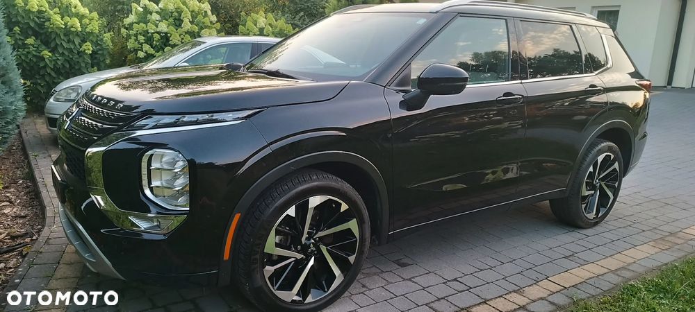 Mitsubishi Outlander - 32