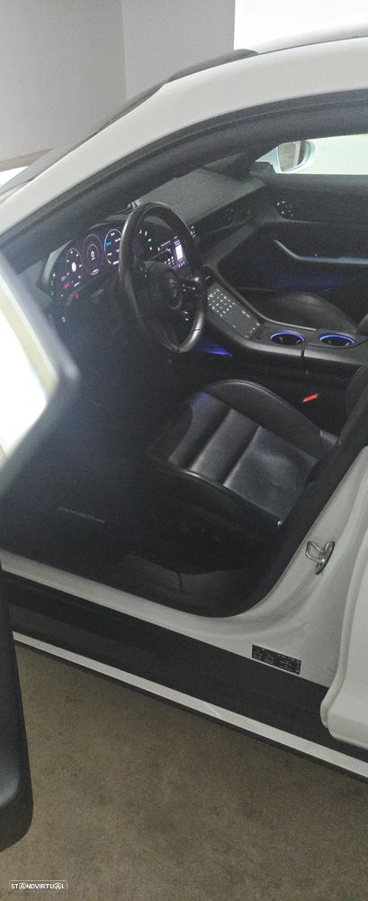 Porsche Taycan Standard - 44